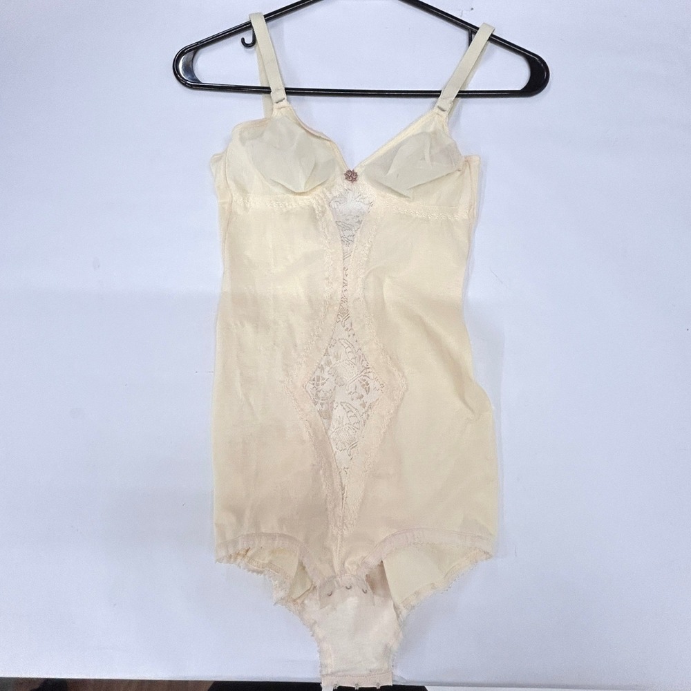Vintage Girdle Body Briefer 34B Ivory Lace Shapewear Lingerie Pinup MacBess